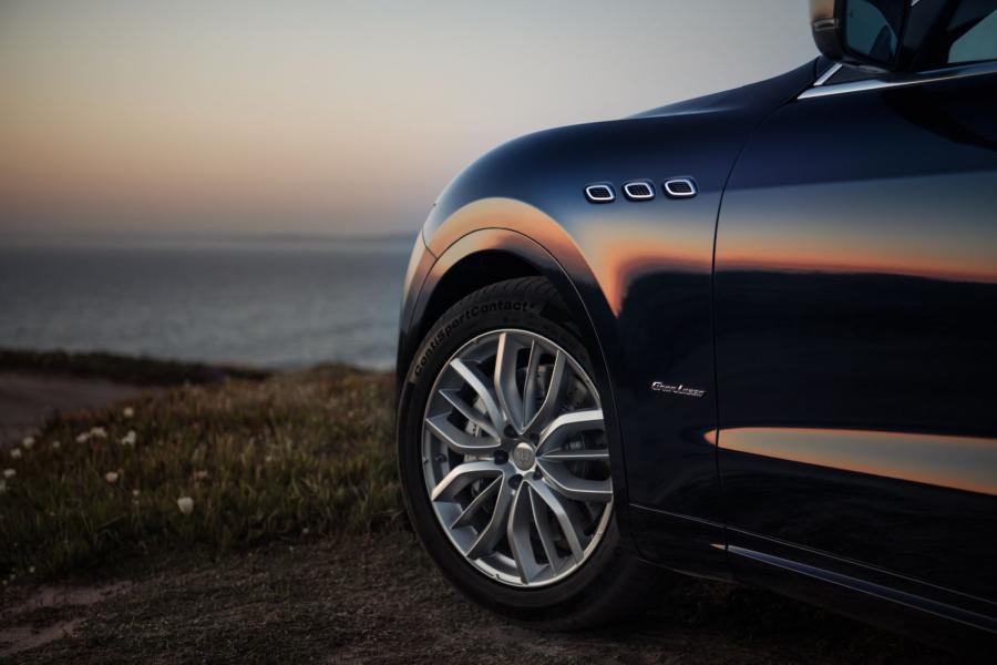Детали экстерьера Maserati Levante S Q4 GranLusso 2018 года  (фото 8 из 66)